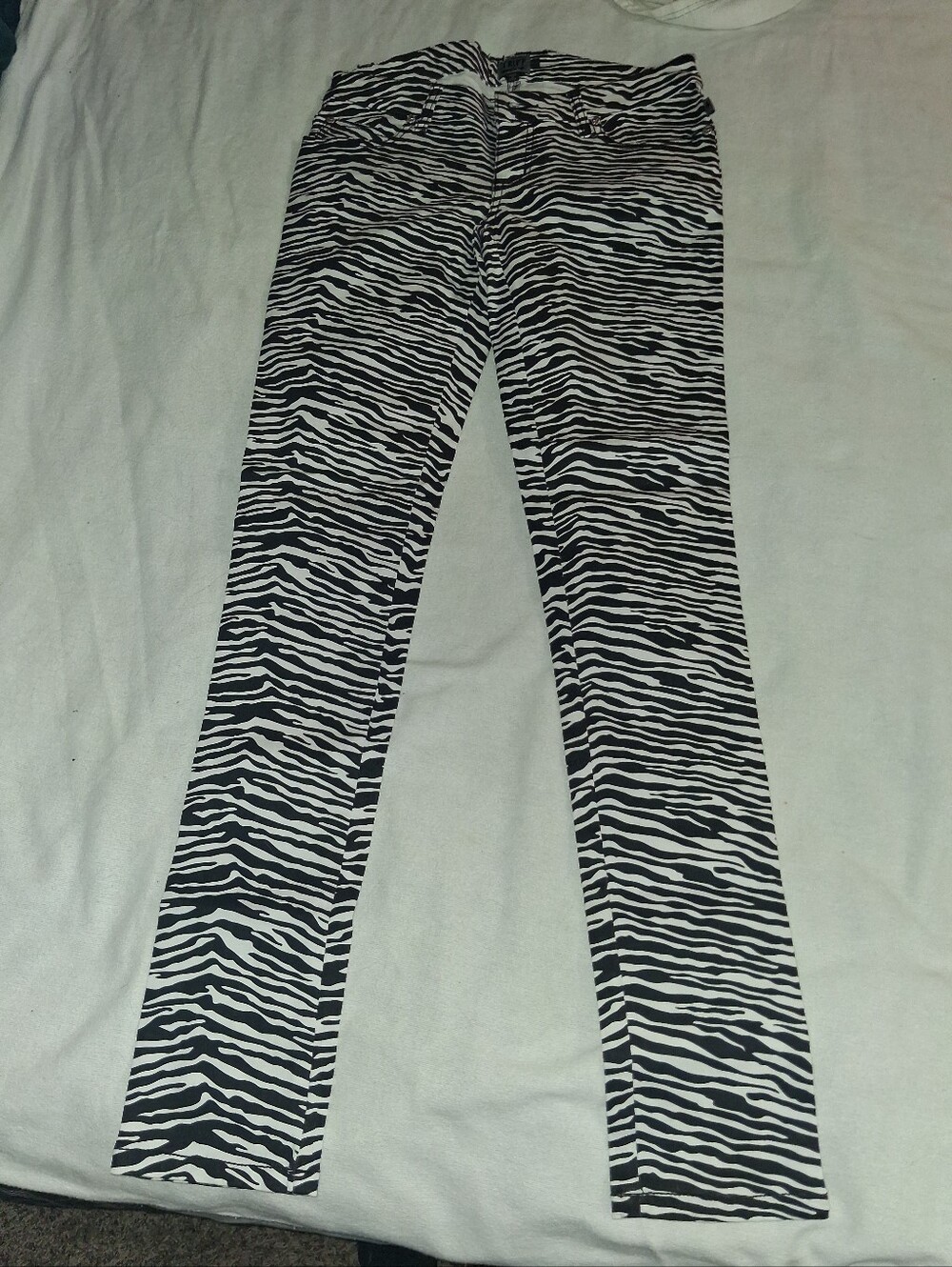 Tripp NYC Black & White Zebra-Print Skinny Leggings